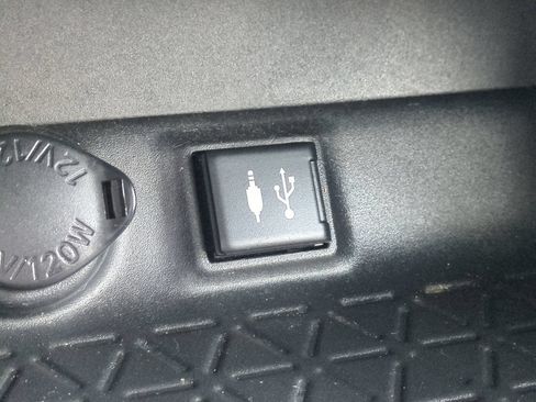 Used 2019 Toyota RAV4 LE w/ All Weather Liner Package AWD/4WD image 21