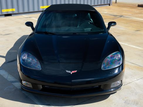 Used 2005 Chevrolet Corvette Convertible w/ Preferred Equipment Group RWD image 25