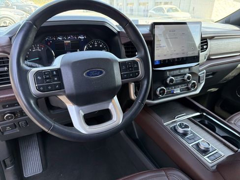 Used 2024 Ford Expedition Max Limited image 2