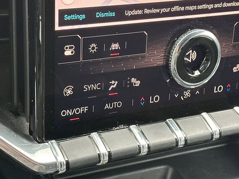 Used 2025 GMC Acadia Elevation image 30