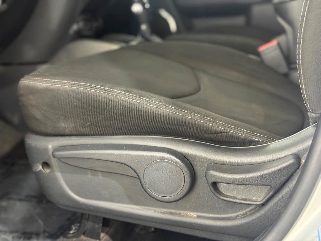 Used 2013 Kia Soul + FWD image 19