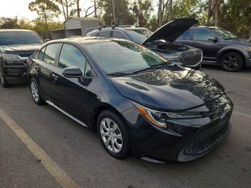 Used 2020 Toyota Corolla LE image 4