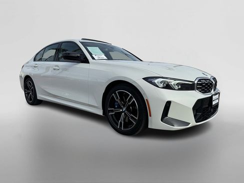 Used 2023 BMW M340i xDrive image 7