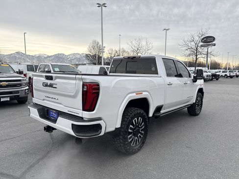 Used 2024 GMC Sierra 2500 Denali Ultimate image 5