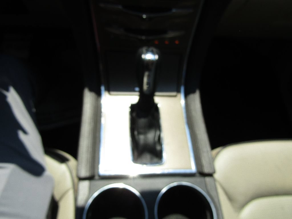 Used 2013 Lincoln MKX AWD image 17