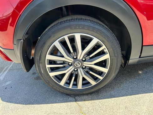 Used 2021 Nissan Kicks SV FWD image 17