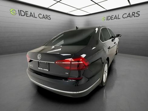 Used 2018 Volkswagen Passat 2.0T SE FWD image 5