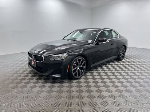 Used 2022 BMW 230i Coupe w/ Premium Package 2 RWD image 3