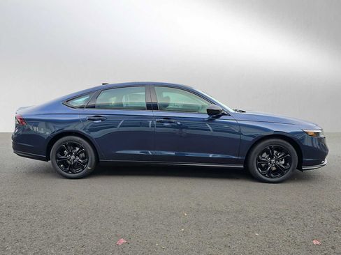 New 2025 Honda Accord SE image 2