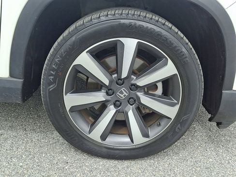 Used 2023 Honda Pilot Touring image 8