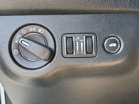 Used 2018 Dodge Challenger SXT RWD image 20