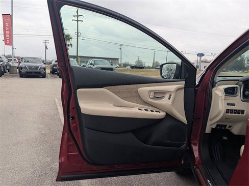 Used 2024 Nissan Murano SL image 11