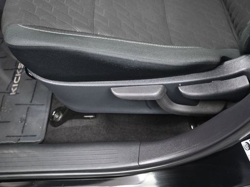 Used 2024 Nissan Kicks SV image 12