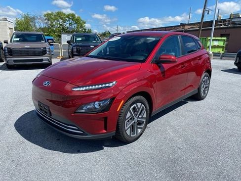 Certified 2023 Hyundai Kona SE w/ Cargo Package FWD image 1