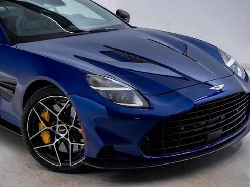 New 2025 Aston Martin Vanquish image 4
