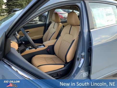 New 2025 Nissan Sentra SV w/ SV Premium Package image 9