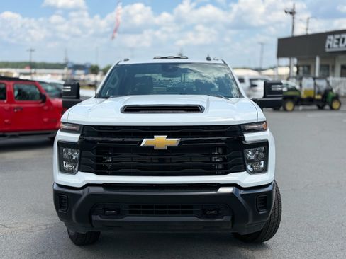 Used 2026 Chevrolet Silverado 3500 W/T AWD/4WD image 2