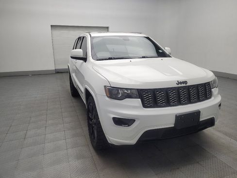 Used 2019 Jeep Grand Cherokee Altitude image 13