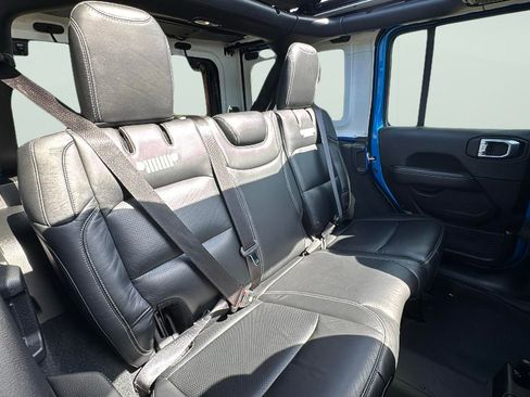 Used 2023 Jeep Wrangler Unlimited Sahara w/ LED Lighting Group AWD/4WD image 26