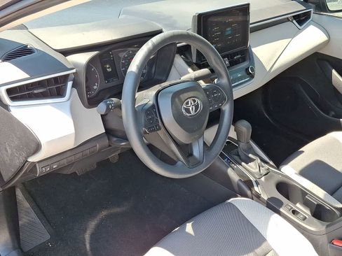 Used 2025 Toyota Corolla LE FWD image 16