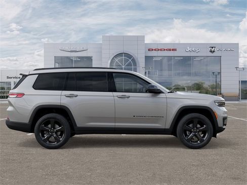 New 2025 Jeep Grand Cherokee L Altitude image 21