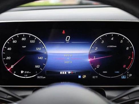 Used 2024 Mercedes-Benz GLC 300 4MATIC image 13