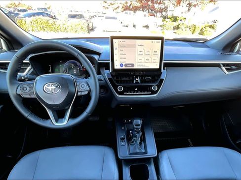 Used 2026 Toyota Corolla Cross SE image 15
