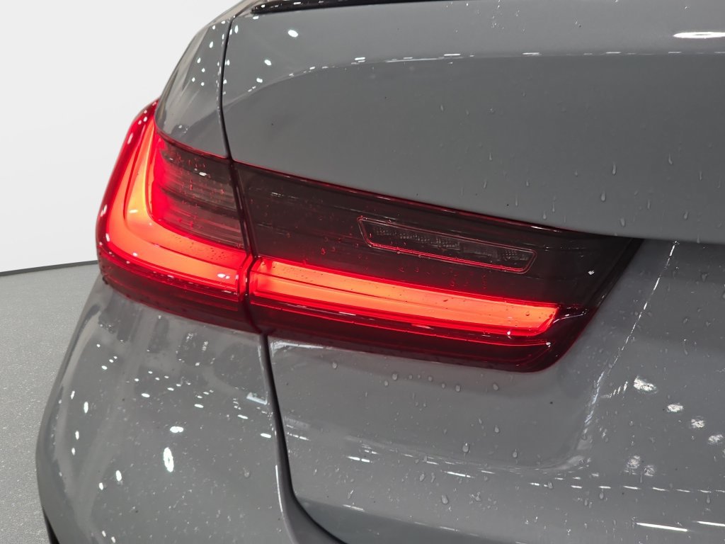 Used 2024 BMW 330i Sedan w/ M Sport Package RWD image 27