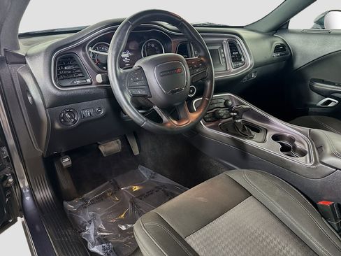 Used 2016 Dodge Challenger SXT image 22