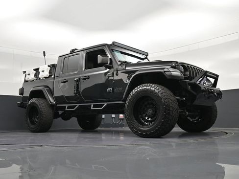 Used 2020 Jeep Gladiator Overland AWD/4WD image 46