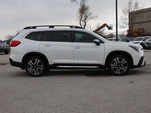 Used 2023 Subaru Ascent Touring image 7