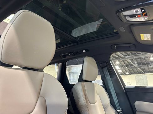 Used 2024 Volvo XC90 T8 Ultimate AWD/4WD image 20