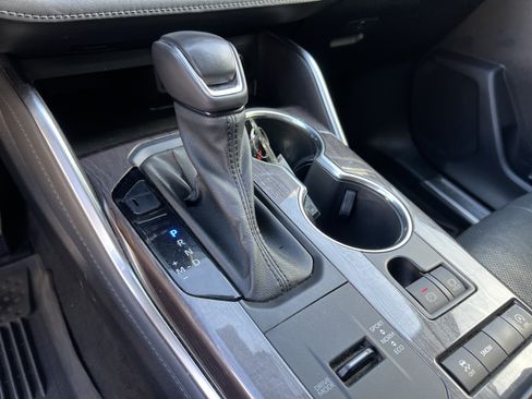Used 2021 Toyota Highlander Platinum FWD image 26