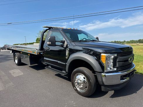 Used 2017 Ford F550 4x4 Regular Cab Super Duty image 4