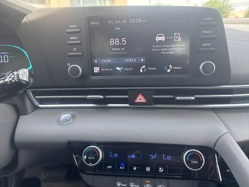 Certified 2026 Hyundai Elantra Hybrid FWD image 17