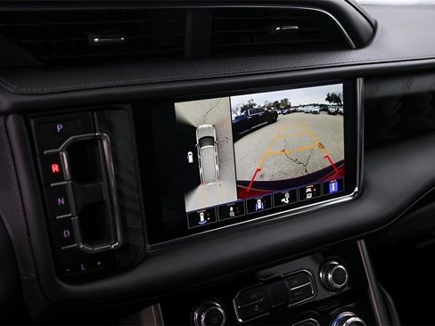 Used 2023 GMC Yukon Denali image 17