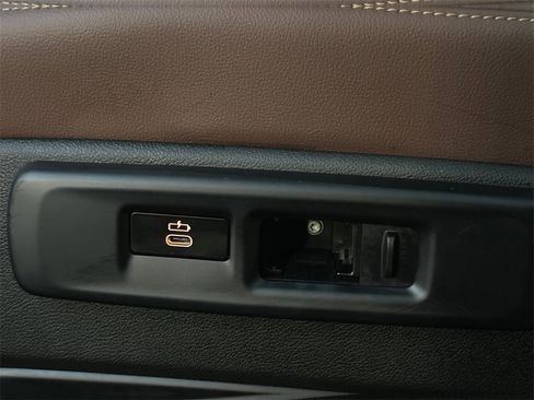 Used 2020 BMW X5 M50i image 27