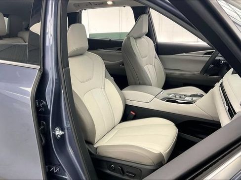 Certified 2026 INFINITI QX60 Luxe w/ Cargo Package AWD/4WD image 7