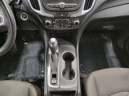 Used 2020 Chevrolet Equinox LT image 17
