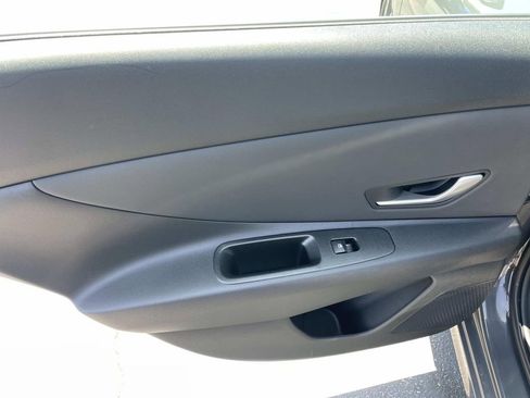 Used 2024 Hyundai Elantra SEL FWD image 22