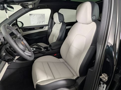 New 2026 Porsche Cayenne AWD/4WD image 5