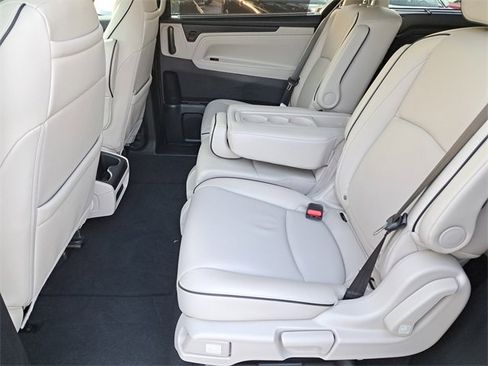 Certified 2025 Honda Odyssey Touring image 11