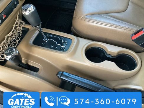 Used 2013 Jeep Wrangler Unlimited Sahara w/ Connectivity Group AWD/4WD image 23