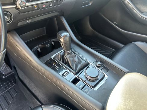Used 2021 MAZDA MAZDA3 s image 26