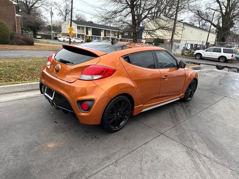 Used 2016 Hyundai Veloster Turbo image 4