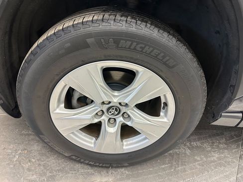 Used 2021 Toyota RAV4 XLE image 34