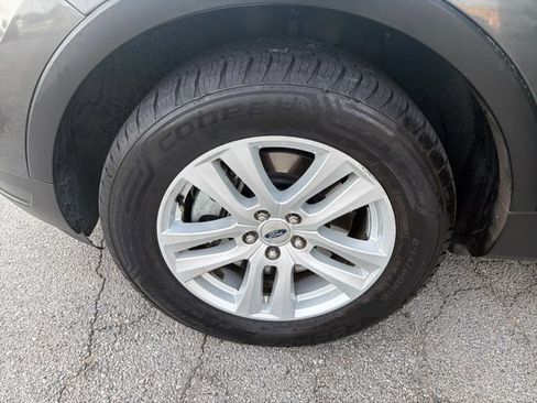Used 2019 Ford Explorer XLT w/ Equipment Group 201A AWD/4WD image 32