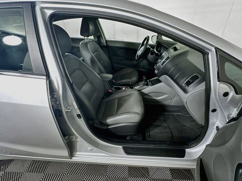 Used 2017 Kia Forte EX FWD image 28