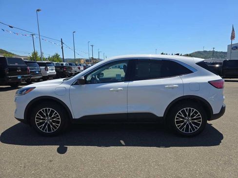 Certified 2022 Ford Escape SE w/ Convenience Package FWD image 2