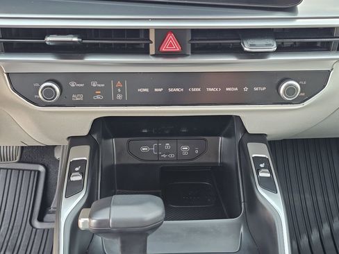 Used 2025 Kia Sorento S w/ Panoramic Sunroof Package image 30
